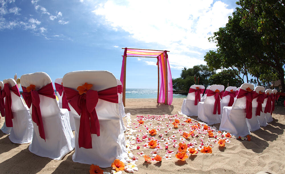 Hawaii Beach Wedding Setup With Vanessa Chris