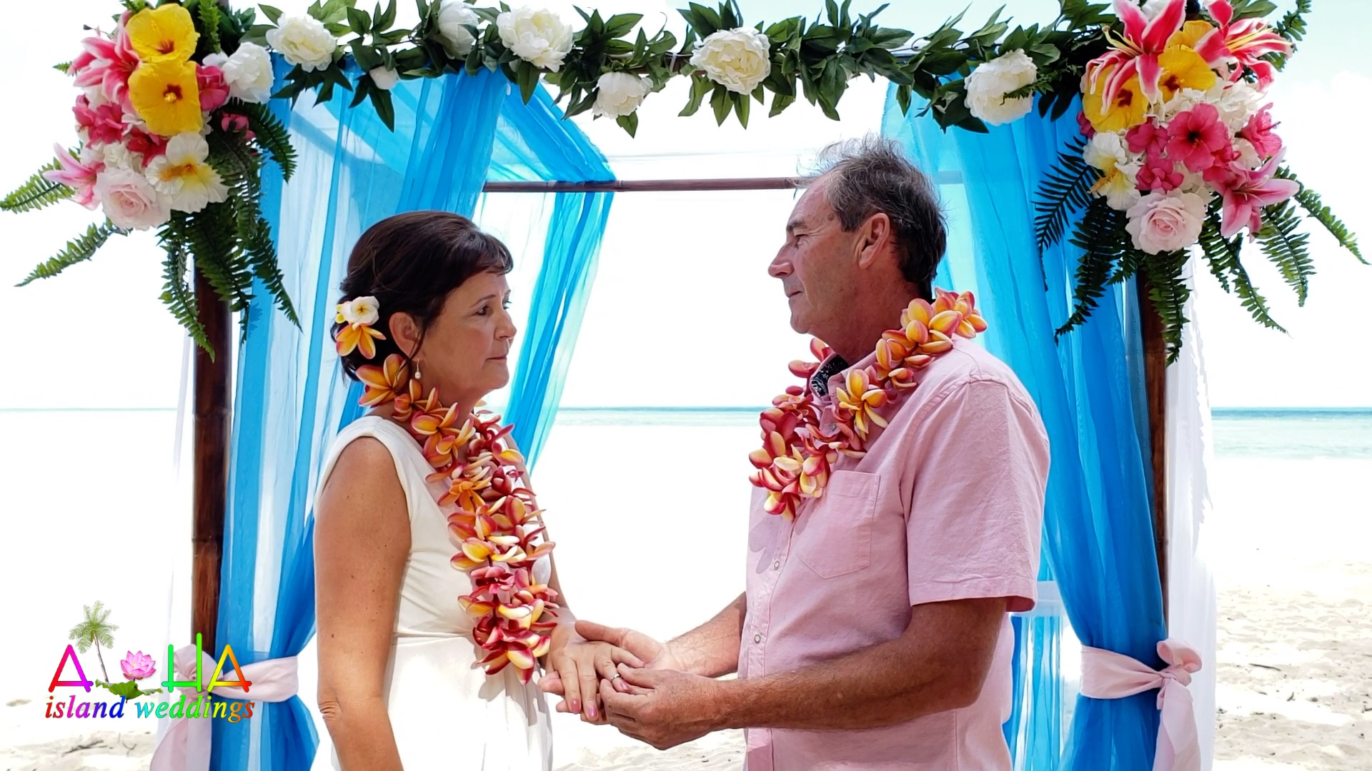 Hawaii Wedding Vow Renewals On Oahu 5 10 And 25 Years Honolulu