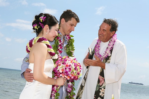 Hawaii Wedding Ministers In Waikiki Honolulu Officiants Plus