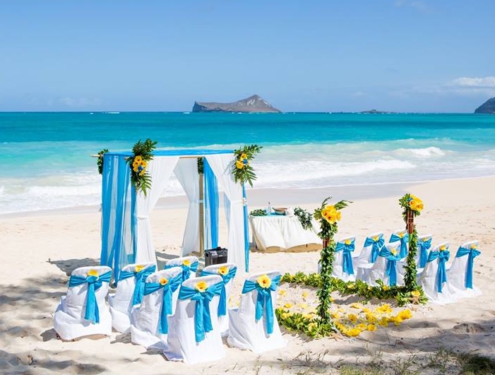 Ocean sky blue theme beach wedding in Hawaii