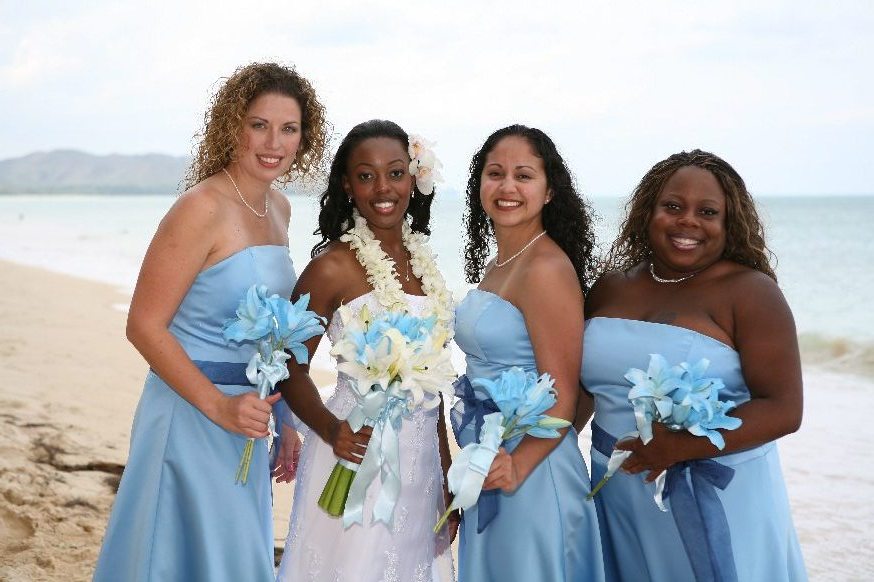 Hawaii weddings | bridal with damarus and Naheshae